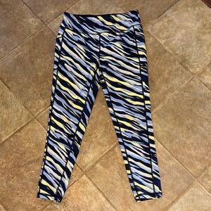 DKNY Sport Zebra Print Leggings BNWOT. And side pocket. Size medium